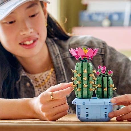 Конструктор LEGO Botanicals Цвітіння кактуса 482 Деталі (11509) - фото 8