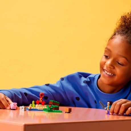 Конструктор LEGO Minecraft Засідка кріпера 72 деталі (21177) - фото 0