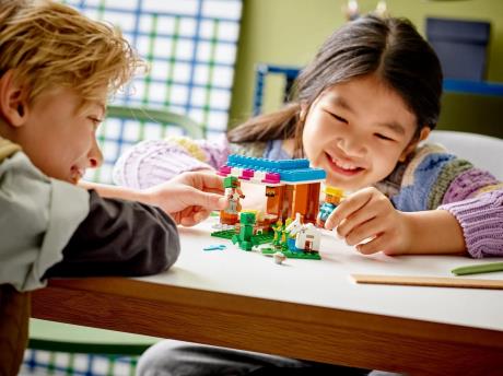 Конструктор LEGO Minecraft Пекарня 154 деталі (21184) - фото 0