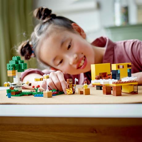 Конструктор LEGO Minecraft Бджолиний будиночок 254 деталі (21241) - фото 5