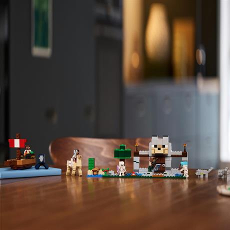 Конструктор LEGO Minecraft Путешествие на пиратском корабле 166 деталей (21259) - фото 10