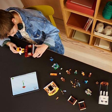 Конструктор LEGO Minecraft Напад на село з повітряною кулею Ґаст 555 деталей (21273) - фото 9