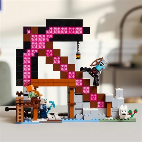 Конструктор LEGO Minecraft Шахта Кайло 530 деталей (21277) - фото 6