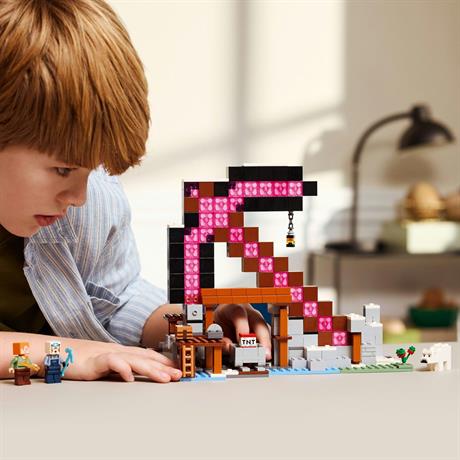 Конструктор LEGO Minecraft Шахта Кайло 530 деталей (21277) - фото 8