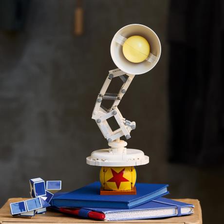 Конструктор LEGO® Ideas | Disney Pixar Luxo Jr. Конструктор моделі. (21357) - фото 4