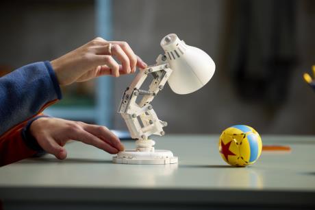 Конструктор LEGO® Ideas | Disney Pixar Luxo Jr. Конструктор моделі. (21357) - фото 10