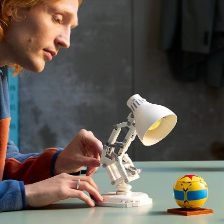 Конструктор LEGO® Ideas | Disney Pixar Luxo Jr. Конструктор моделі. (21357) - фото 12