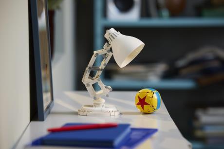 Конструктор LEGO® Ideas | Disney Pixar Luxo Jr. Конструктор моделі. (21357) - фото 13