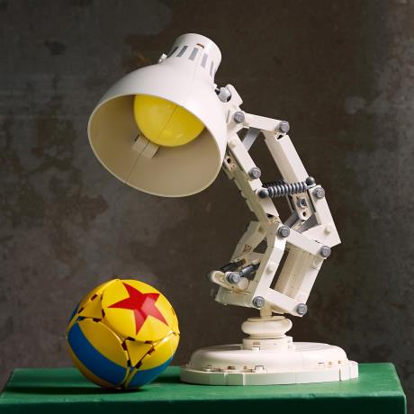 Конструктор LEGO® Ideas | Disney Pixar Luxo Jr. Конструктор моделі. (21357) - фото 14