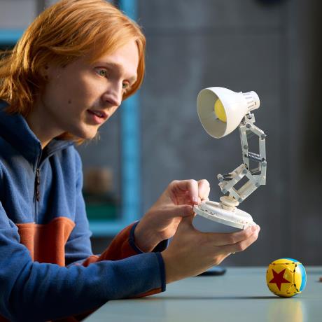 Конструктор LEGO® Ideas | Disney Pixar Luxo Jr. Конструктор моделі. (21357) - фото 15