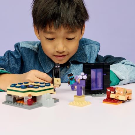 Конструктор LEGO Minecraft Подорож до Нижнього світу та Порталу до Краю 192 Деталі (21584) - фото 8