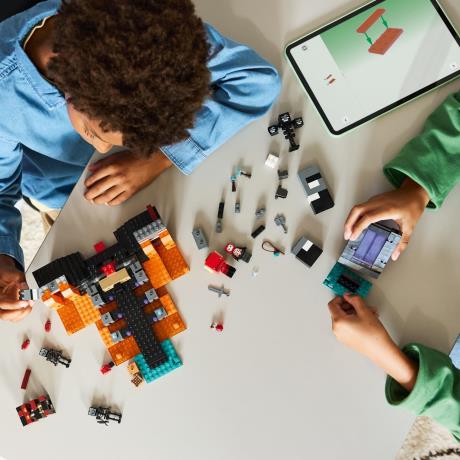 Конструктор LEGO Minecraft Битва за Визер 494 Детали  (21590) - фото 7