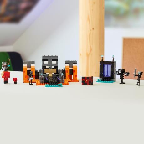 Конструктор LEGO Minecraft Битва за Визер 494 Детали  (21590) - фото 9