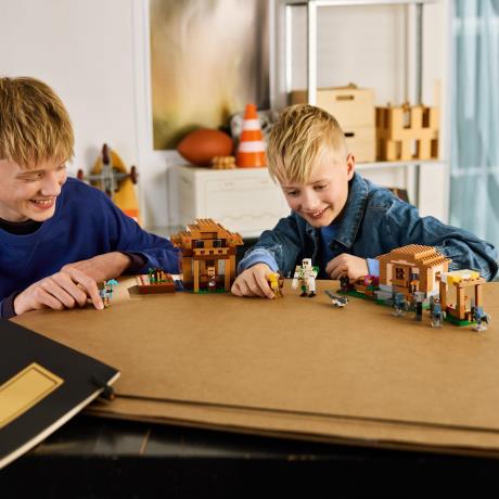 Конструктор LEGO® Minecraft® Напад викликача на село Іграшка Набір, 607 деталей (21596) - фото 0