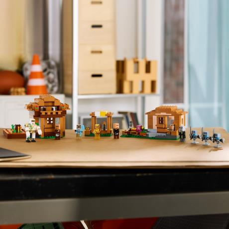 Конструктор LEGO® Minecraft® Напад викликача на село Іграшка Набір, 607 деталей (21596) - фото 0