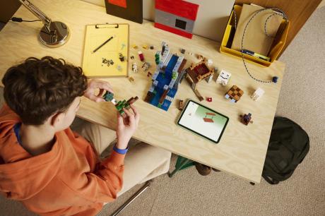 Конструктор LEGO® Minecraft™ Станция хозяев Геймерская игрушка для сюжетной игры, 754 детали (21597) - фото 2