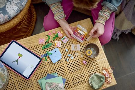 Конструктор LEGO® Creator 3 в 1 Флакон для духов с цветочным декором, 286 деталей (31383) - фото 5