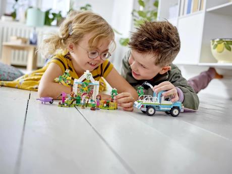 Конструктор LEGO Friends Автомобіль для саджання дерев 336 деталей (41707) - фото 0