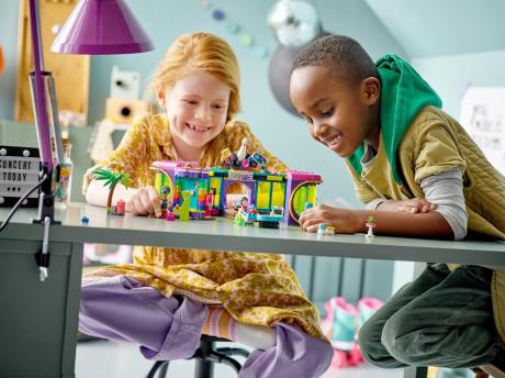 Конструктор LEGO Friends Диско-аркада на роликах 642 деталі (41708) - фото 0