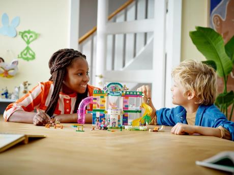 Конструктор LEGO Friends Центр з догляду за домашніми улюбленцями 593 деталі (41718) - фото 0