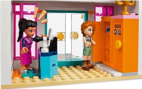 Конструктор LEGO Friends Хартлейк-Сіті міжнародна школа 853 деталей (41731) - фото 0