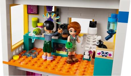 Конструктор LEGO Friends Хартлейк-Сіті міжнародна школа 853 деталей (41731) - фото 0