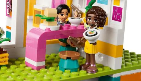 Конструктор LEGO Friends Хартлейк-Сіті міжнародна школа 853 деталей (41731) - фото 0