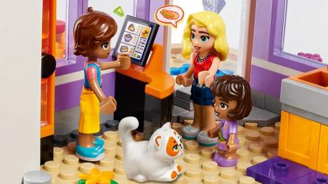 Конструктор LEGO Friends Хартлейк-Сіті Громадська кухня 695 деталей (41747) - фото 0