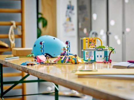 Конструктор LEGO Friends Скейт-парк 431 деталь (41751) - фото 0