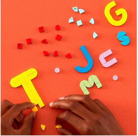 Конструктор LEGO DOTS Великий набір тайлів Букви 722 деталі (41950) - фото 0