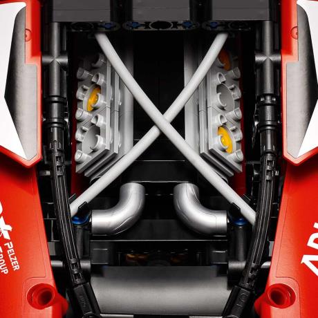 Конструктор LEGO Technic Ferrari 488 GTE AF Corse #51 1677 деталей (42125) - фото 0