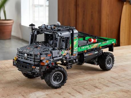 Конструктор LEGO Technic Повнопривідна вантажівка для випробувань Mercedes-Benz Zetros 2129 деталей (42129) - фото 0