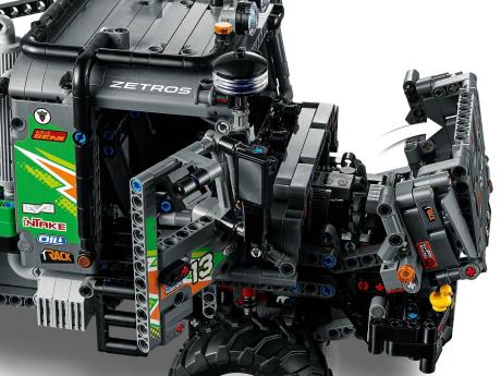 Конструктор LEGO Technic Повнопривідна вантажівка для випробувань Mercedes-Benz Zetros 2129 деталей (42129) - фото 0