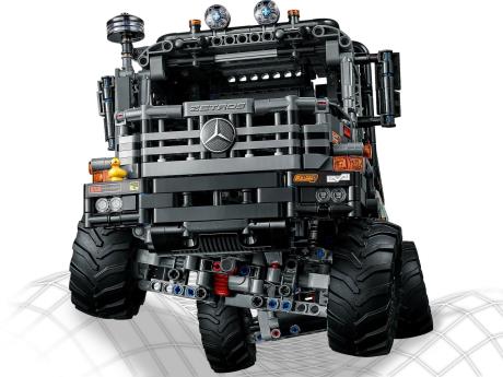 Конструктор LEGO Technic Повнопривідна вантажівка для випробувань Mercedes-Benz Zetros 2129 деталей (42129) - фото 0