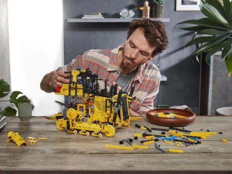 Конструктор LEGO Techniс Бульдозер Cat D11 на пульті управління 3854 деталі (42131) - фото 0