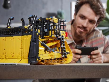 Конструктор LEGO Techniс Бульдозер Cat D11 на пульті управління 3854 деталі (42131) - фото 0