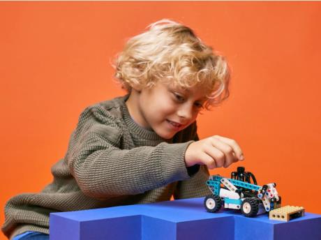 Конструктор LEGO Technic Телескопічний навантажувач 143 детали (42133) - фото 0