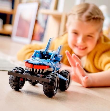 Конструктор LEGO Technic Monster Jam Megalodon 260 деталей (42134) - фото 0