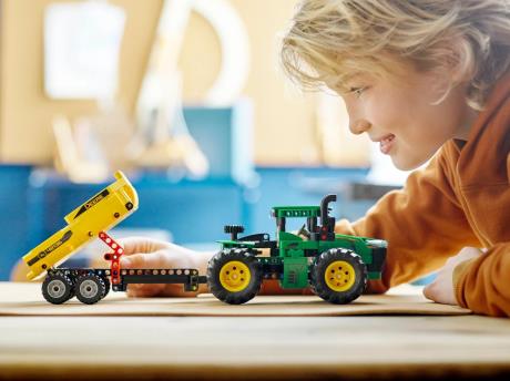 Конструктор LEGO Techniс Трактор John Deere 9620R 4WD 390 деталей (42136) - фото 0