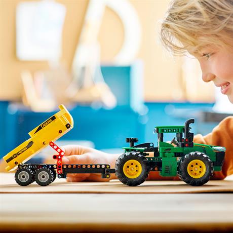 Конструктор LEGO Technic Трактор John Deere 9620R 4WD 390 деталей (42136) - фото 9