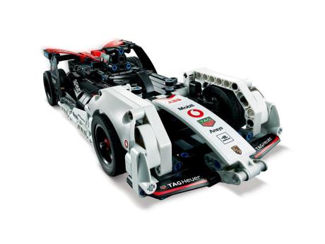Конструктор LEGO Technic Formula E Porsche 99X Electric 422 деталі (42137) - фото 0