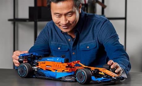 Конструктор LEGO Techniс Гоночний автомобіль McLaren Formula 1, 1434 деталі (42141) - фото 0