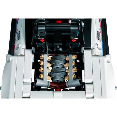 Конструктор LEGO Technic NASCAR Next Gen Chevrolet Camaro ZL1 на 672 деталі (42153) - фото 2