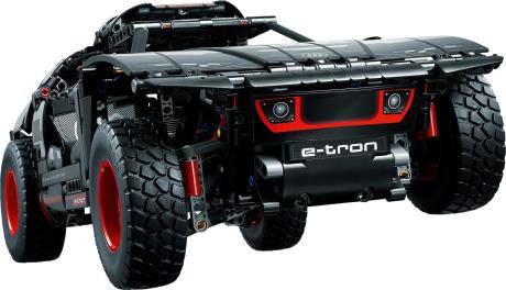 Конструктор LEGO Technic Audi RS Q e-tron 914 деталей (42160) - фото 0