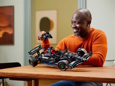 Конструктор LEGO Technic Mercedes-AMG F1 W14 E Performance 1642 детали (42171) - фото 1