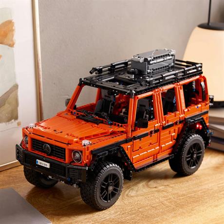 Конструктор LEGO Technic Mercedes-Benz G 500 Professional Line 2891 деталей (42177) - фото 10