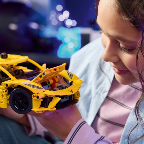 Конструктор LEGO Technic Chevrolet Corvette Stingray 732 деталі (42205) - фото 6