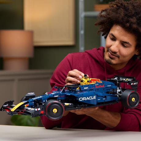 Конструктор LEGO Technic Автомобіль F1 Oracle Red Bull Racing RB20, 1639 деталей (42206) - фото 6