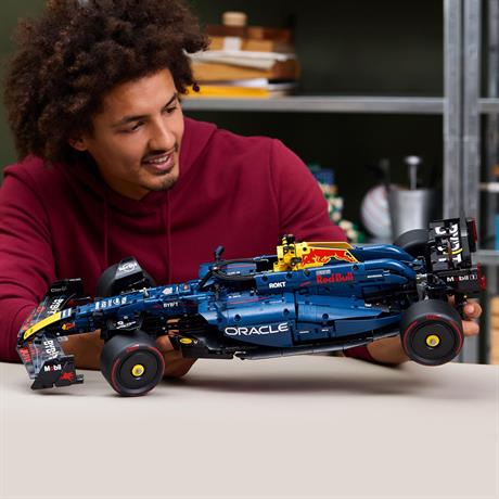 Конструктор LEGO Technic Автомобіль F1 Oracle Red Bull Racing RB20, 1639 деталей (42206) - фото 10