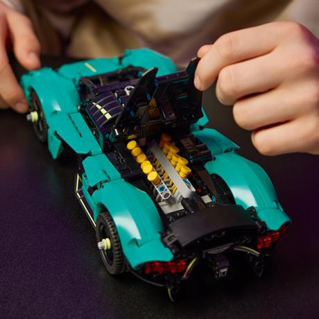Конструктор LEGO Technic Aston Martin Valkyrie 707 деталей (42208) - фото 2